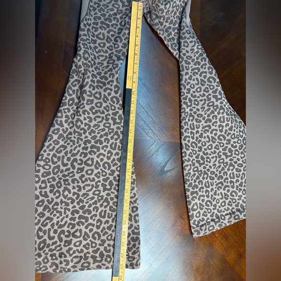 Leopard Print Jumpsuit size S - Picture 8 of 9